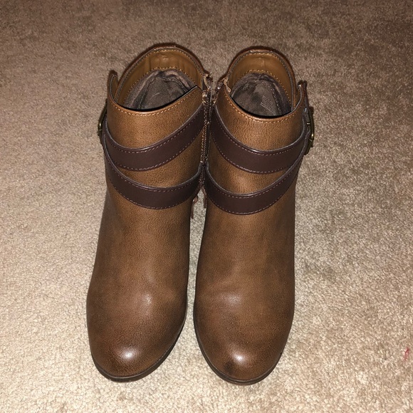 Material Girl Tan Booties Size 8 - Picture 3 of 6